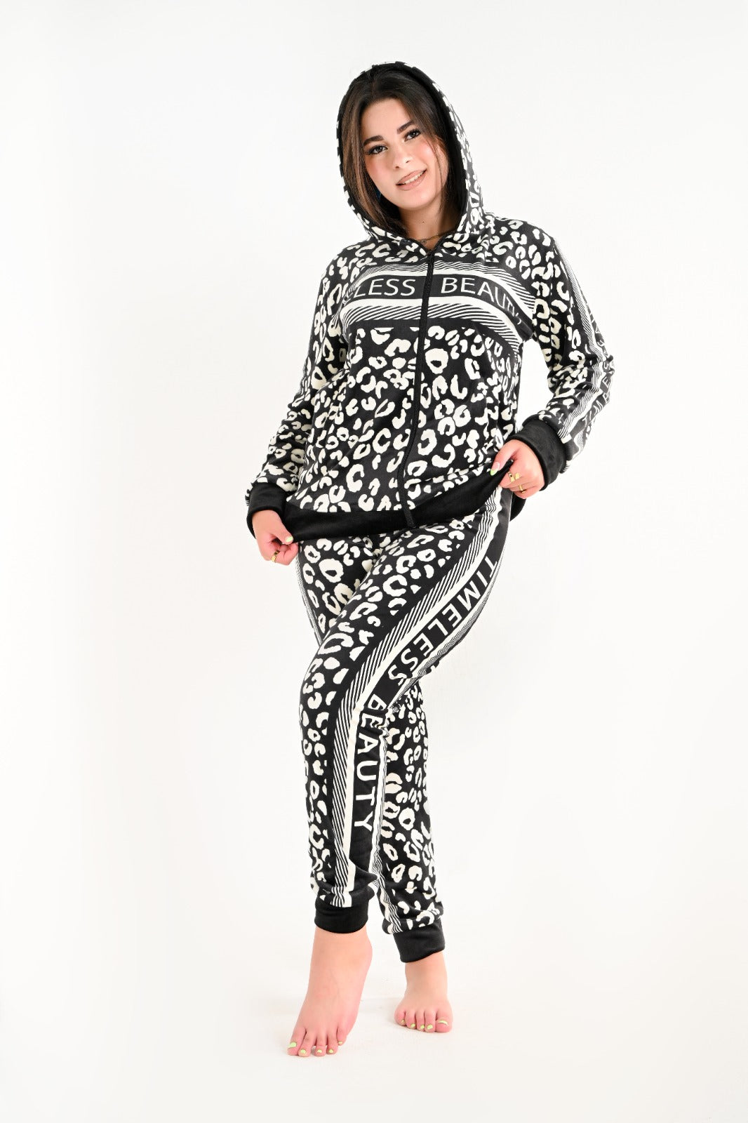 Timeless Beauty Chic Leopard Velvet jacket & pants set ππ€